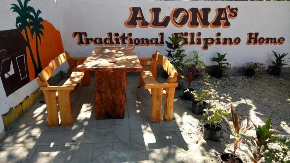 Traditional Filipino Transient House And Huts Near 100 Islands Wharf 알라미노스 외부 사진